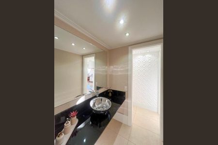 Apartamento à venda com 411m², 4 quartos e 3 vagas Apartamento à venda com 411m², 4 quartos e 3 vagasLavabo