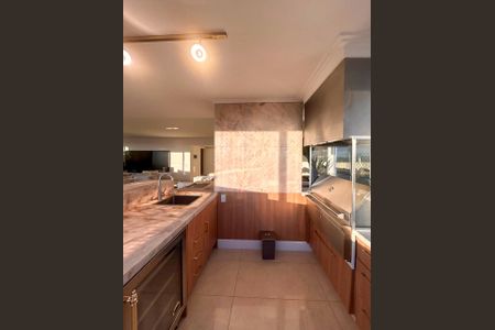 Apartamento à venda com 411m², 4 quartos e 3 vagas Apartamento à venda com 411m², 4 quartos e 3 vagasVaranda gourmet