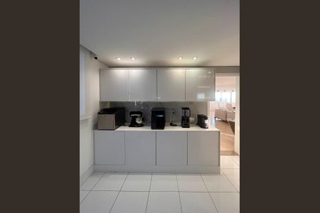 Apartamento à venda com 411m², 4 quartos e 3 vagas Apartamento à venda com 411m², 4 quartos e 3 vagasCopa