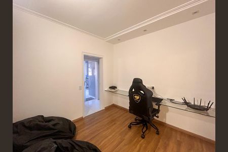 Apartamento à venda com 411m², 4 quartos e 3 vagas Apartamento à venda com 411m², 4 quartos e 3 vagasQuarto 5 - quarto de jogos