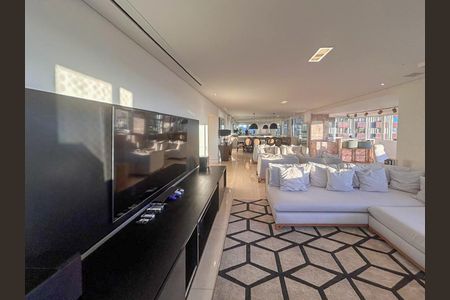 Apartamento à venda com 411m², 4 quartos e 3 vagas Apartamento à venda com 411m², 4 quartos e 3 vagasSala de estar