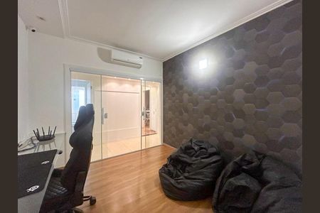 Apartamento à venda com 411m², 4 quartos e 3 vagas Apartamento à venda com 411m², 4 quartos e 3 vagasQuarto 5 - quarto de jogos