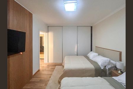 Apartamento à venda com 411m², 4 quartos e 3 vagas Apartamento à venda com 411m², 4 quartos e 3 vagasQuarto 3 - Suíte 3