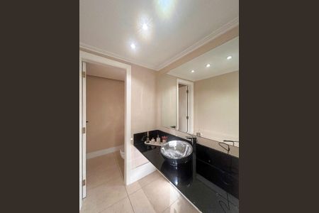 Apartamento à venda com 411m², 4 quartos e 3 vagas Apartamento à venda com 411m², 4 quartos e 3 vagasLavabo