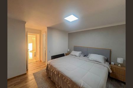 Apartamento à venda com 411m², 4 quartos e 3 vagas Apartamento à venda com 411m², 4 quartos e 3 vagasQuarto 4 - Suíte 4