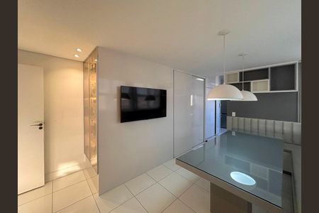 Apartamento à venda com 411m², 4 quartos e 3 vagas Apartamento à venda com 411m², 4 quartos e 3 vagasCopa