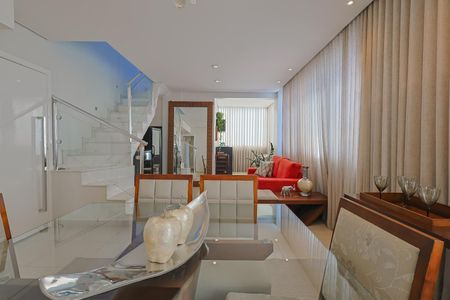Apartamento à venda com 210m², 3 quartos e 3 vagas Apartamento à venda com 210m², 3 quartos e 3 vagasSala