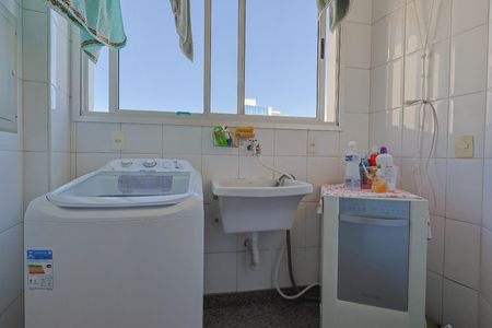 Apartamento à venda com 210m², 3 quartos e 3 vagas Apartamento à venda com 210m², 3 quartos e 3 vagasÁrea de Serviço