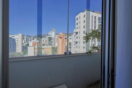 Apartamento à venda com 210m², 3 quartos e 3 vagas Apartamento à venda com 210m², 3 quartos e 3 vagasVaranda da Suíte