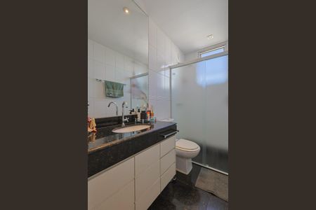 Apartamento à venda com 210m², 3 quartos e 3 vagas Apartamento à venda com 210m², 3 quartos e 3 vagasBanheiro da Suíte