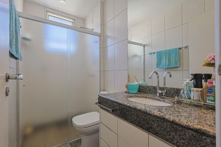 Apartamento à venda com 210m², 3 quartos e 3 vagas Apartamento à venda com 210m², 3 quartos e 3 vagasBanheiro Social