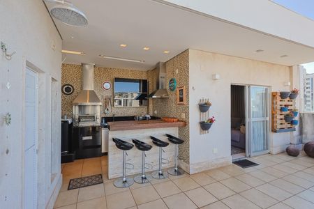 Apartamento à venda com 210m², 3 quartos e 3 vagas Apartamento à venda com 210m², 3 quartos e 3 vagasGourmet da cobertura