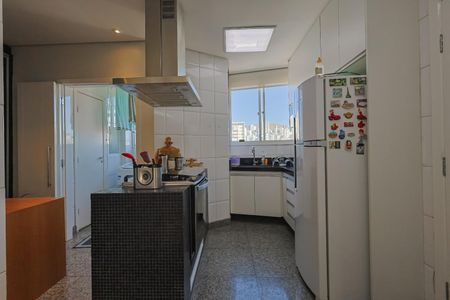 Apartamento à venda com 210m², 3 quartos e 3 vagas Apartamento à venda com 210m², 3 quartos e 3 vagasCozinha