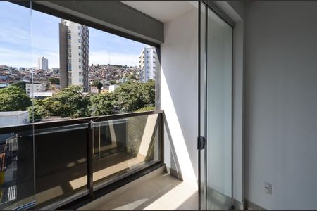 Apartamento à venda com 88m², 3 quartos e 2 vagas Apartamento à venda com 88m², 3 quartos e 2 vagasVaranda
