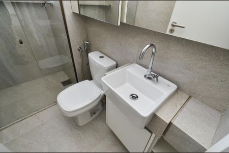 Apartamento à venda com 88m², 3 quartos e 2 vagas Apartamento à venda com 88m², 3 quartos e 2 vagasBanheiro Social
