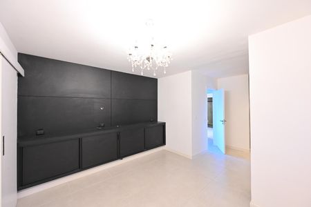 Apartamento à venda com 173m², 2 quartos e 2 vagasSuíte