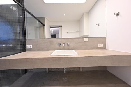 Apartamento à venda com 173m², 2 quartos e 2 vagasBanheiro da Suíte