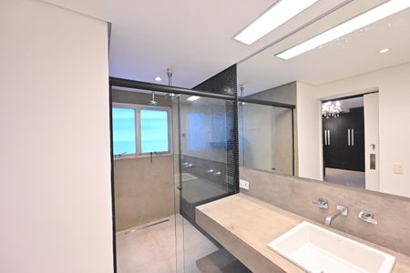 Apartamento à venda com 173m², 2 quartos e 2 vagasBanheiro da Suíte