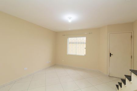 Sala de casa de condomínio para alugar com 2 quartos, 70m² em Vila Monte Santo, São Paulo