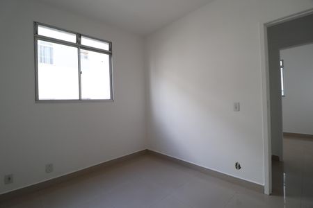 Quarto 1 de apartamento para alugar com 2 quartos, 50m² em Gávea, Uberlândia
