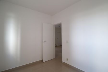 Quarto 2 de apartamento para alugar com 2 quartos, 50m² em Gávea, Uberlândia