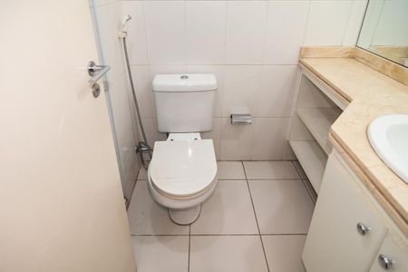 Apartamento para alugar com 147m², 2 quartos e sem vaga Apartamento para alugar com 147m², 2 quartos e sem vagaBanheiro Quarto 2 - Suíte
