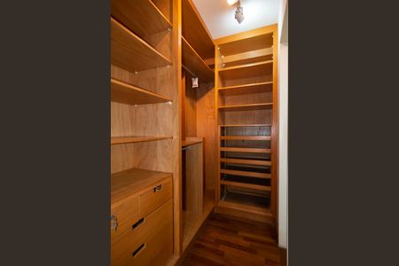 Apartamento para alugar com 147m², 2 quartos e sem vaga Apartamento para alugar com 147m², 2 quartos e sem vagaCloset Quarto 2 - Suíte