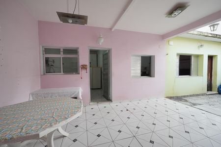 Casa para alugar com 450m², 2 quartos e 1 vagaQuintal