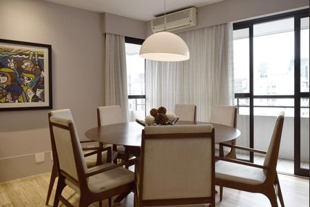 Sala de apartamento para alugar com 2 quartos, 132m² em Paraíso, São Paulo