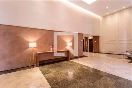 Apartamento à venda com 74m², 2 quartos e 1 vaga Apartamento à venda com 74m², 2 quartos e 1 vagaHall