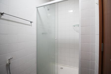 Apartamento à venda com 74m², 2 quartos e 1 vaga Apartamento à venda com 74m², 2 quartos e 1 vagaBanheiro da Suíte 2