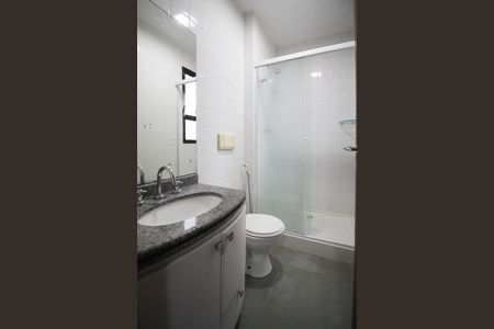 Apartamento à venda com 74m², 2 quartos e 1 vaga Apartamento à venda com 74m², 2 quartos e 1 vagaBanheiro da Suíte 1