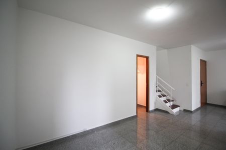 Apartamento à venda com 74m², 2 quartos e 1 vaga Apartamento à venda com 74m², 2 quartos e 1 vagaSala