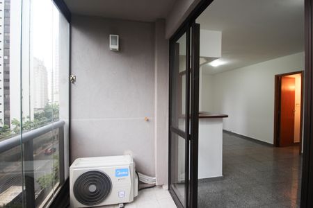 Apartamento à venda com 74m², 2 quartos e 1 vaga Apartamento à venda com 74m², 2 quartos e 1 vagaVaranda