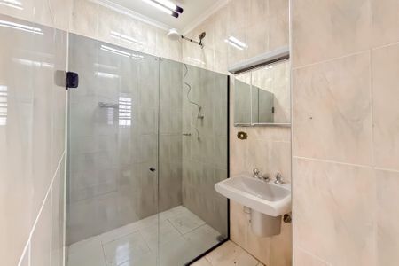 Casa para alugar com 271m², 4 quartos e 3 vagas Casa para alugar com 271m², 4 quartos e 3 vagasBanheiro da Suíte 2
