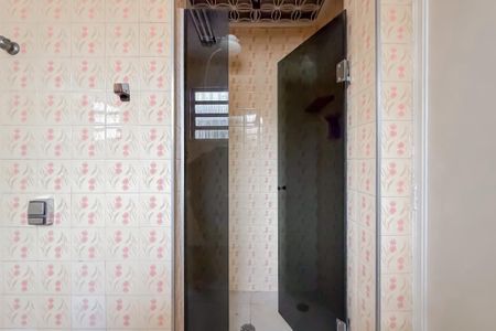 Casa para alugar com 271m², 4 quartos e 3 vagas Casa para alugar com 271m², 4 quartos e 3 vagasBanheiro da Suíte 1