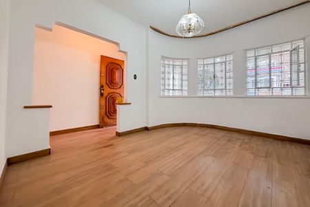 Casa para alugar com 271m², 4 quartos e 3 vagas Casa para alugar com 271m², 4 quartos e 3 vagasSala