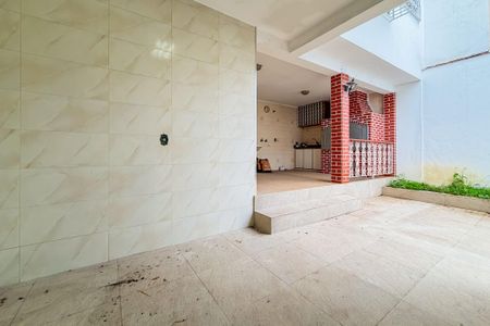 Casa para alugar com 271m², 4 quartos e 3 vagas Casa para alugar com 271m², 4 quartos e 3 vagasÁrea Externa e Área de Serviço