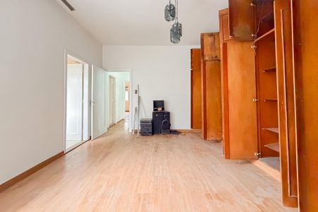 Casa para alugar com 271m², 4 quartos e 3 vagas Casa para alugar com 271m², 4 quartos e 3 vagasSuíte 1