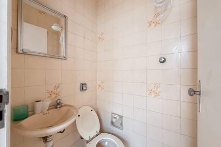 Casa para alugar com 271m², 4 quartos e 3 vagas Casa para alugar com 271m², 4 quartos e 3 vagasBanheiro de Serviço
