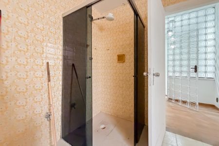 Casa para alugar com 271m², 4 quartos e 3 vagas Casa para alugar com 271m², 4 quartos e 3 vagasBanheiro Corredor