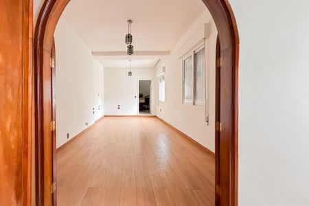 Casa para alugar com 271m², 4 quartos e 3 vagas Casa para alugar com 271m², 4 quartos e 3 vagasSuíte 1