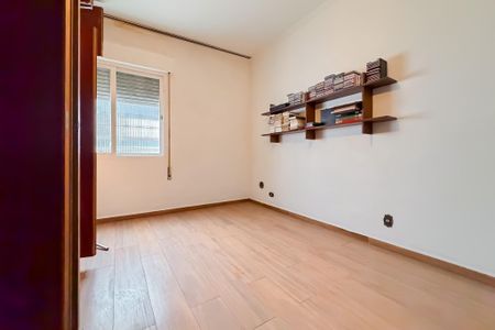 Casa para alugar com 271m², 4 quartos e 3 vagas Casa para alugar com 271m², 4 quartos e 3 vagasQuarto 2