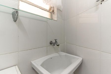 Banheiro de kitnet/studio para alugar com 1 quarto, 26m² em Centro Histórico de São Paulo, São Paulo