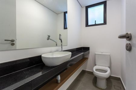 Casa para alugar com 225m², 3 quartos e 3 vagas Casa para alugar com 225m², 3 quartos e 3 vagasBanheiro