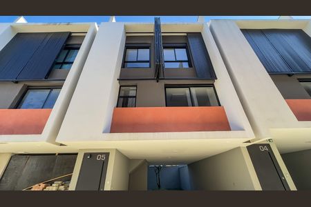 Casa para alugar com 225m², 3 quartos e 3 vagas Casa para alugar com 225m², 3 quartos e 3 vagasFachada