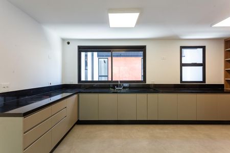 Casa para alugar com 225m², 3 quartos e 3 vagas Casa para alugar com 225m², 3 quartos e 3 vagasCozinha