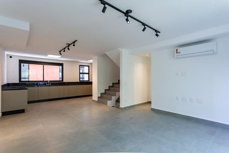 Casa para alugar com 225m², 3 quartos e 3 vagas Casa para alugar com 225m², 3 quartos e 3 vagasSala