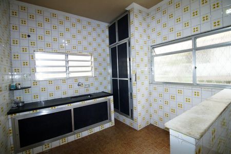 Casa para alugar com 90m², 3 quartos e 3 vagasCozinha