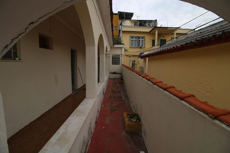 Casa para alugar com 90m², 3 quartos e 3 vagasCorredor lateral